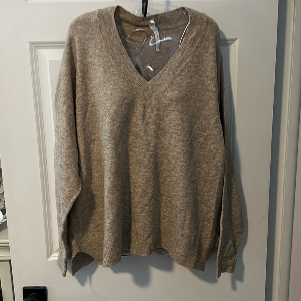 V neck sweater